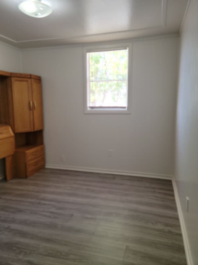 Building Photo - 2 bedroom condo in Overton
