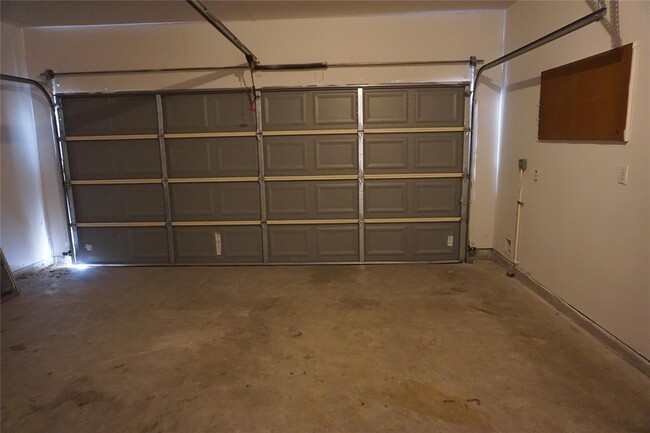 Building Photo - 17238 Laguna Trail Dr