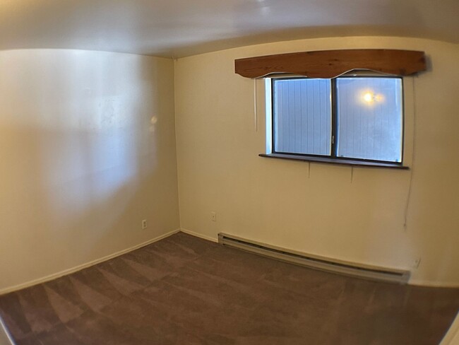 Building Photo - 924 N Leroux St