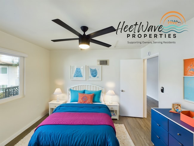 Building Photo - XL Studio - Newly renovated with large wal...