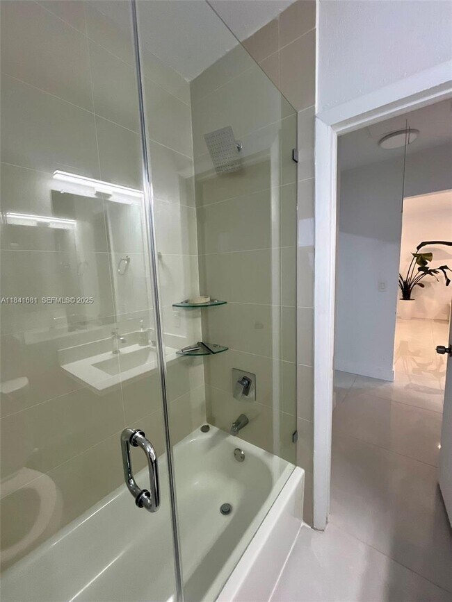 Building Photo - 1172 NE 160th Terrace