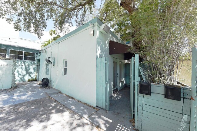 Building Photo - 7613 Biscayne Blvd