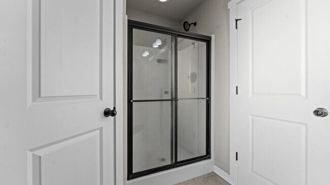 Building Photo - 3960 Deerhurst St