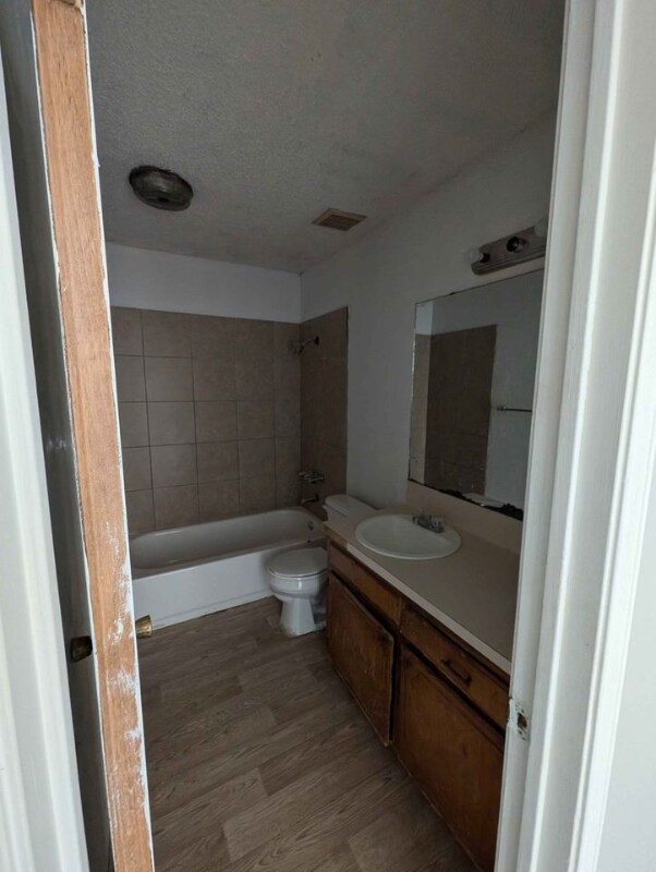 Building Photo - 1303 Brown Dr