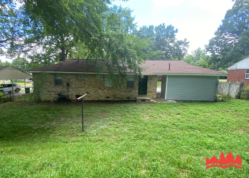 Building Photo - 2370 Hillside Ave