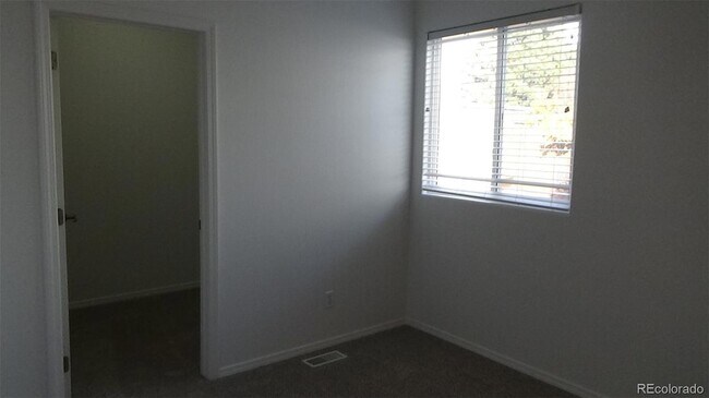 Building Photo - 6739 Summer Grace St