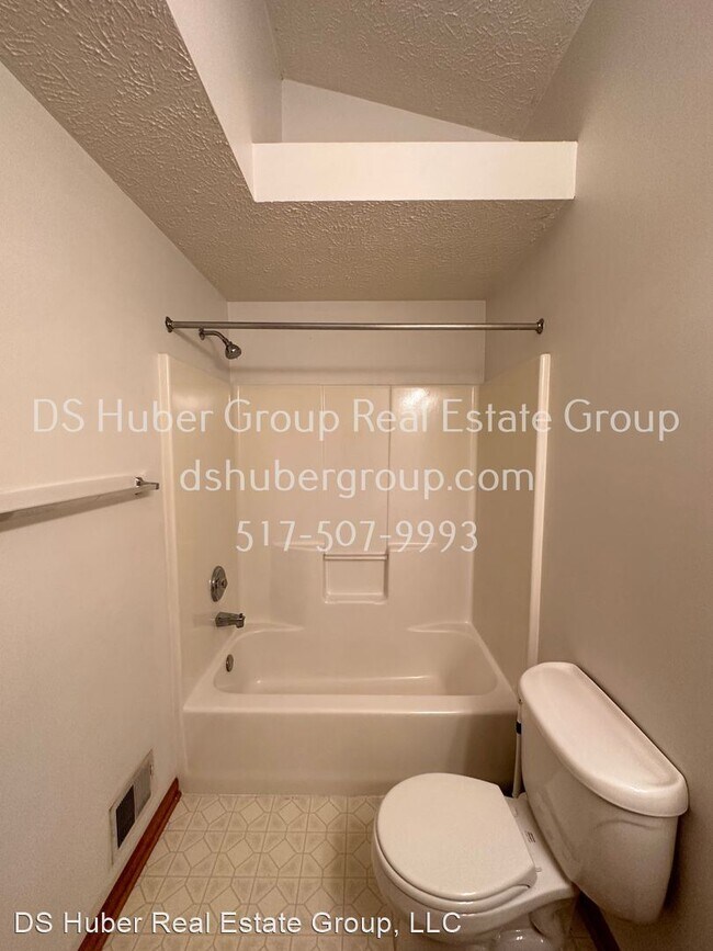 Building Photo - 4 br, 2 bath House - 13505 Webster Rd
