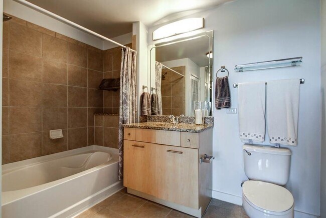 Building Photo - High-rise Luxury 1 Bedroom Buckhead Condo,...