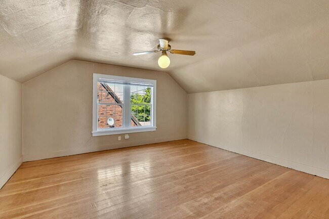 Building Photo - Charming 3 Bedroom Home in Bremerton