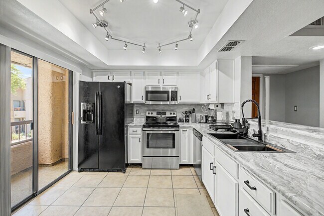 Building Photo - 9450 N 94th Pl