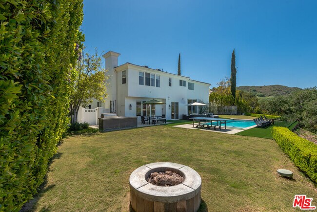 Building Photo - 23477 Palm Dr