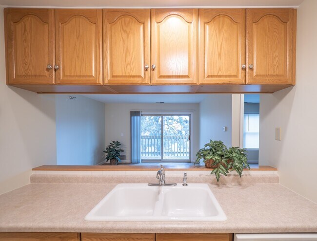 Building Photo - 213 Glengarry Dr