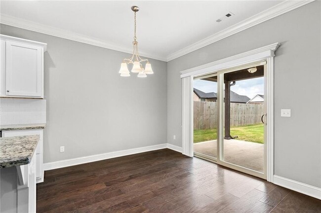 Building Photo - 4400 SW Eggersway Pl