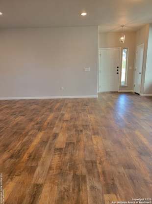 Building Photo - 322 Wapiti Rd