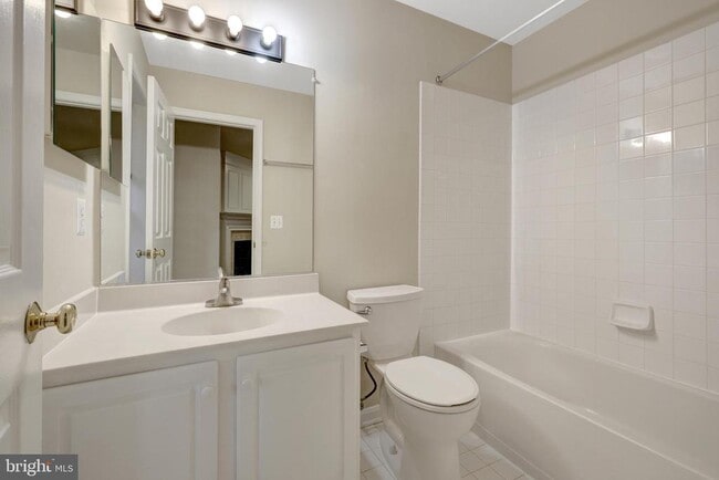Building Photo - 43787 Tattinger Terrace