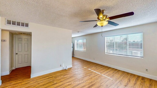 Building Photo - 1304 Rexford Pl