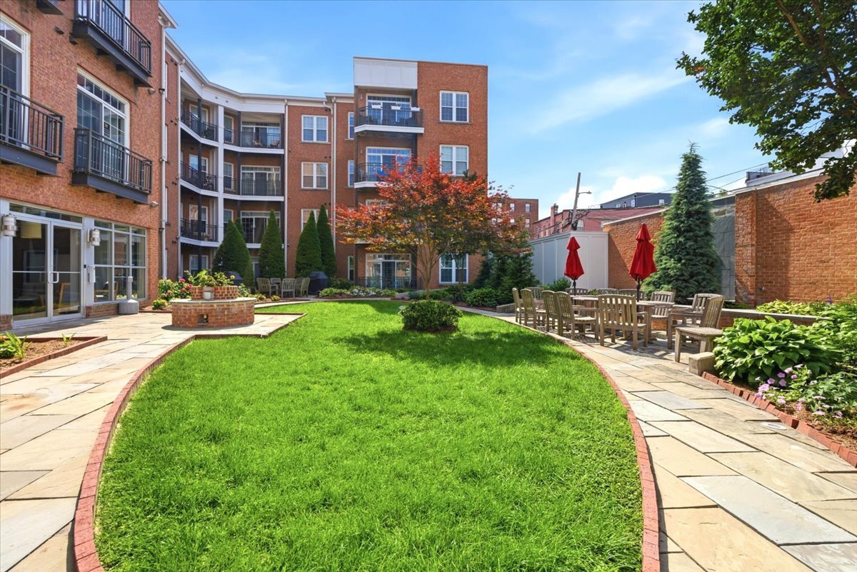 Building Photo - 1451 Belmont St NW