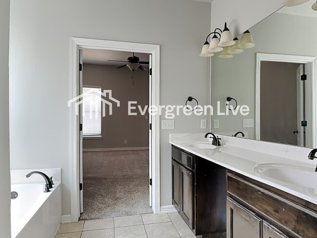 Building Photo - 2114 E 132nd St S