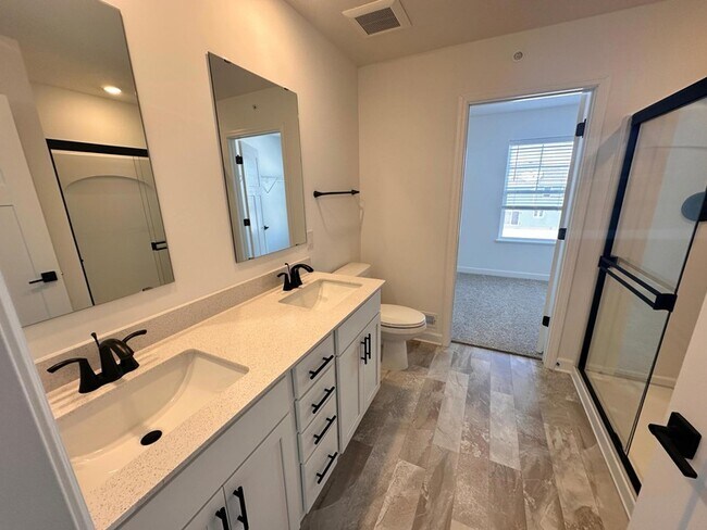 Building Photo - 5279 Long Pointe Pass