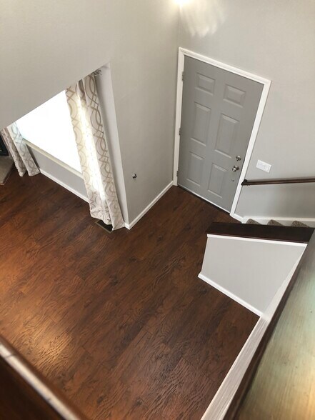 Entry Area - 422 Wright St