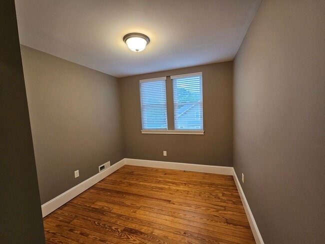 Building Photo - Charming 4BR/2.5BA Home in Historic Washington, MO - Walk to the Riverfront!