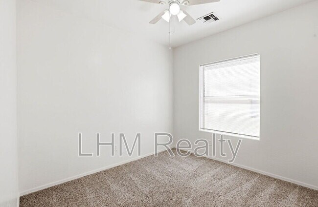 Building Photo - 15818 N 25th St