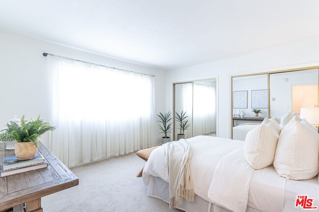 Building Photo - 914 Lincoln Blvd