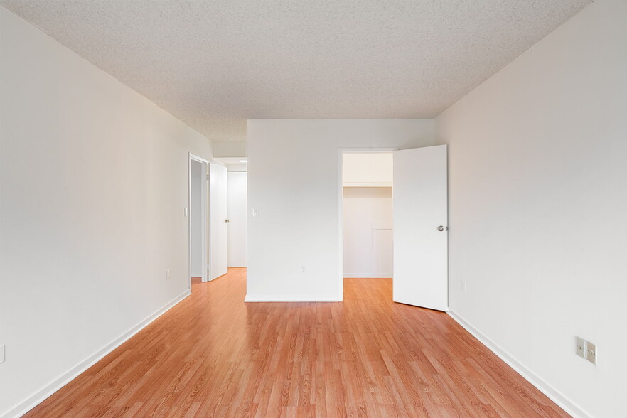 Building Photo - 200 Lombard St