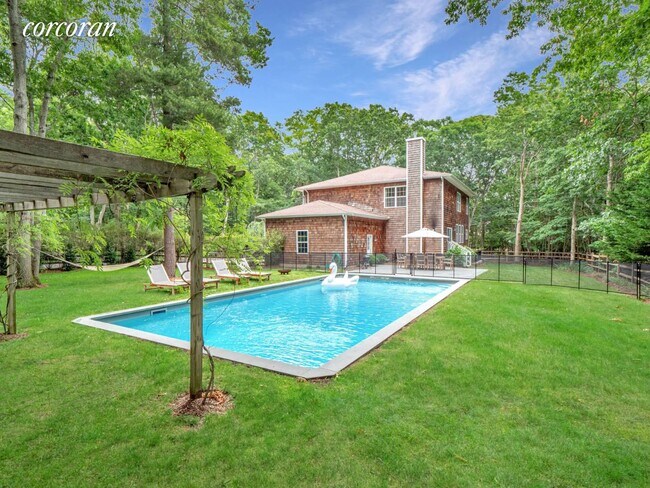 Building Photo - 32 Gardiners Ln