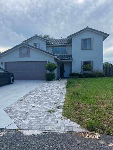 Building Photo - 5652 Strawberry Lakes Cir