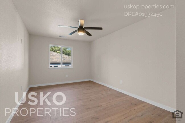 Building Photo - "Charming 2-Bedroom 1-Bath in Fair Oaks!"