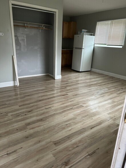Building Photo - 1118 Crocus Dr