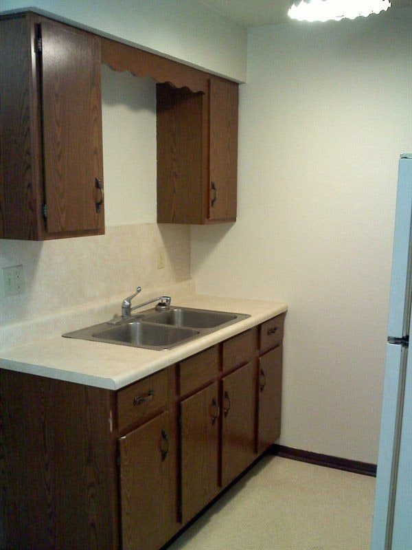 Building Photo - 710 S Walnut