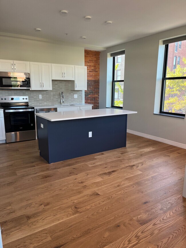 Building Photo - 200 Merrimack St