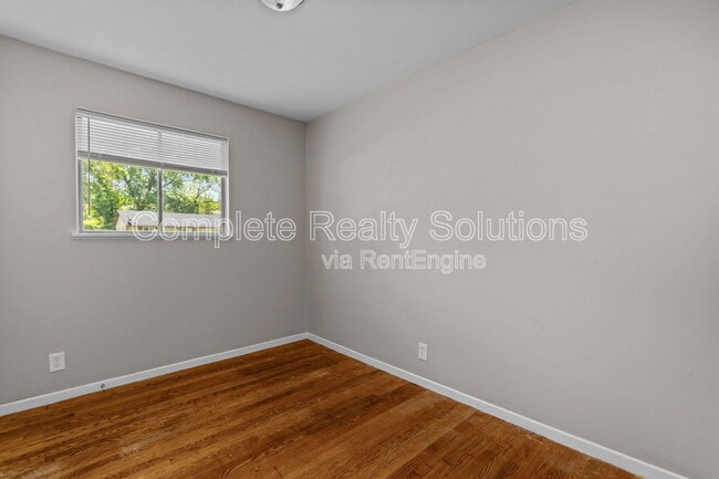 Building Photo - 10721 Spring Garden Dr