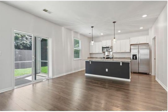 Building Photo - 878 Snowberry Dr