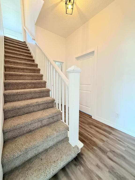 Building Photo - 304 N Roney St