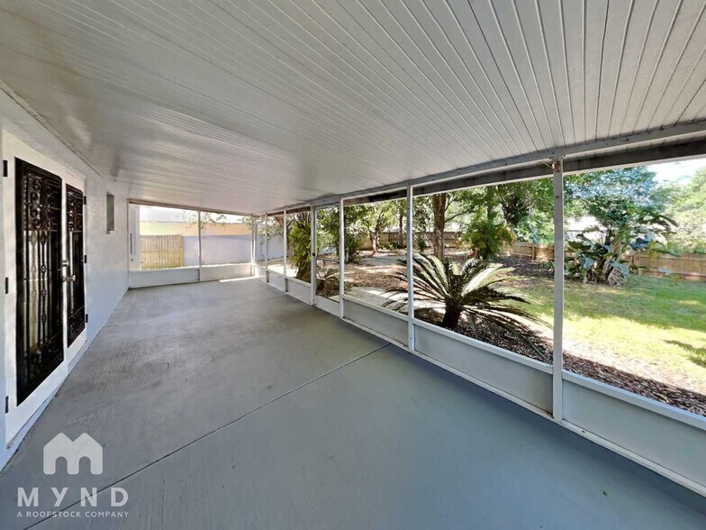 Building Photo - 2125 Karen Dr