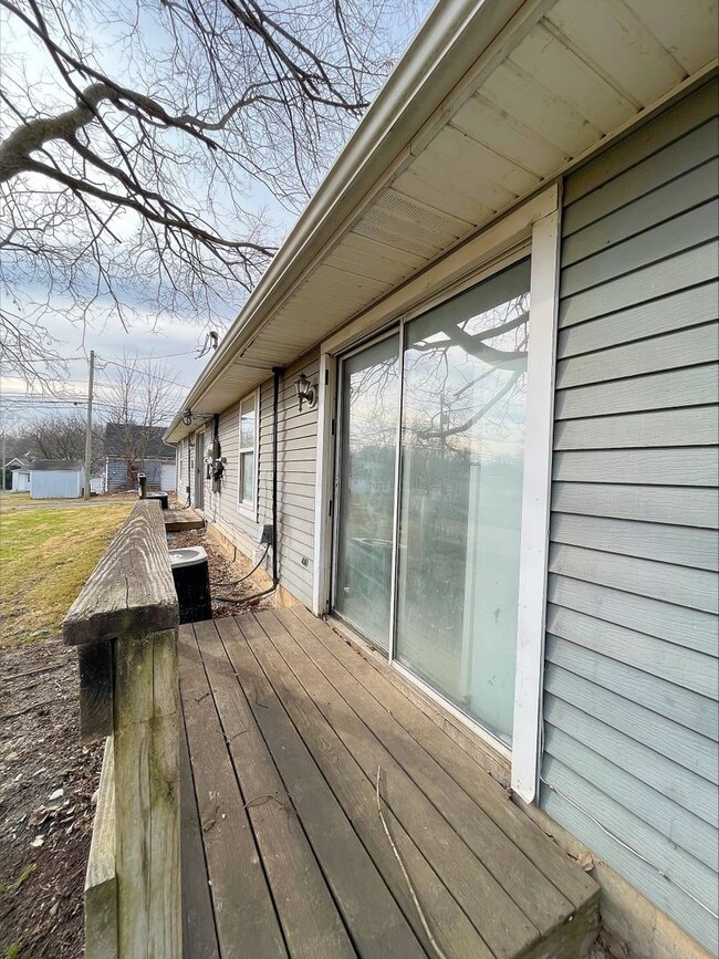 Building Photo - 511 E Franklin St