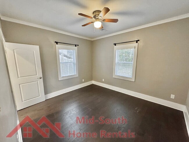 Building Photo - 1046 Tanglewood St