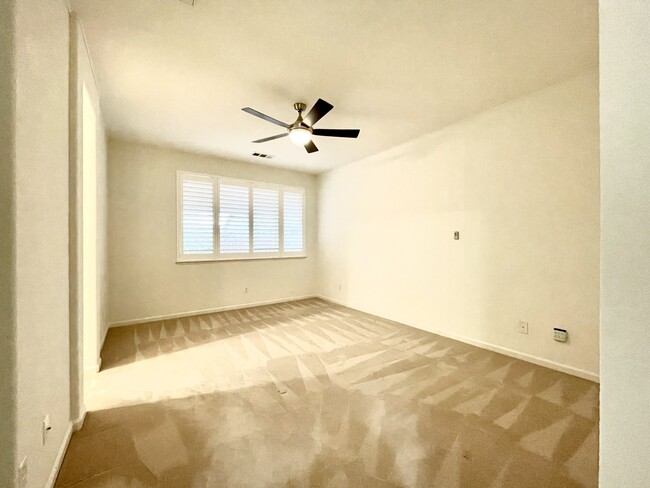 Building Photo - 366 Rock Creek Cir