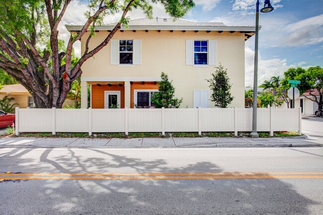 Building Photo - Bermuda Cay Townhomes