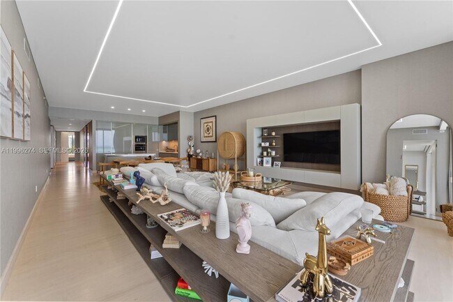 Building Photo - 18975 Collins Ave