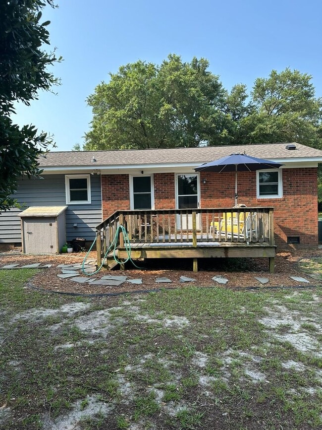 Building Photo - Cute home with great space