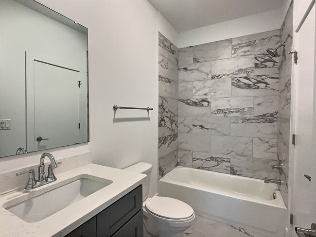 Building Photo - Flat for Rent in Hampstead! First month’s rent FREE!