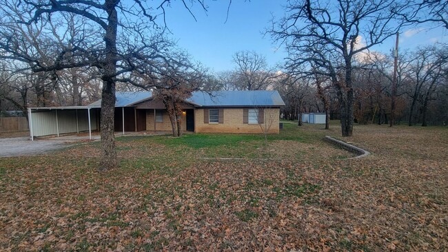 Building Photo - Perfect in Peaster ISD!