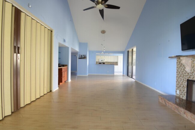 Building Photo - 1000 US-1