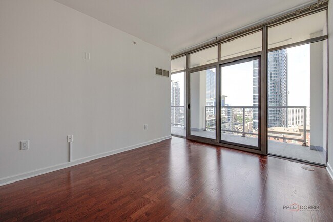 Building Photo - 1235 S Prairie Ave