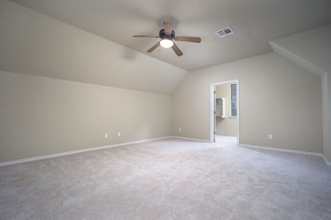 Building Photo - (5) Bed/(4.5) Bath + Study Avail NOW! Must-See Amenities!