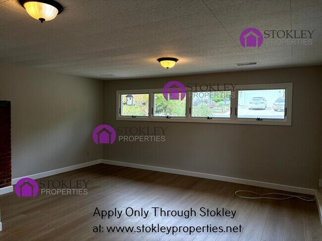 Building Photo - 448 Cumberland Dr